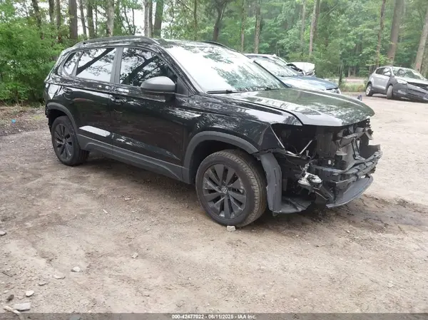 3VVCX7B22NM073697 2022 VOLKSWAGEN TAOS - Image 1