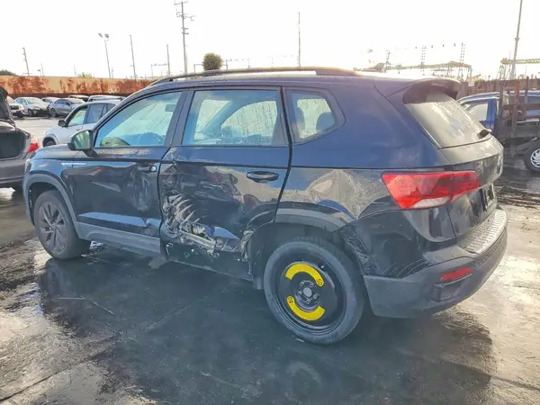 3VVCX7B22NM074302 2022 VOLKSWAGEN TAOS - Image 2