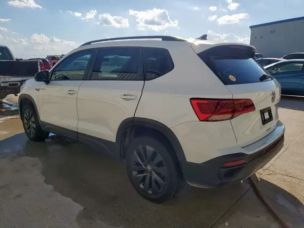 3VVCX7B22PM361772 2023 VOLKSWAGEN TAOS - Image 2