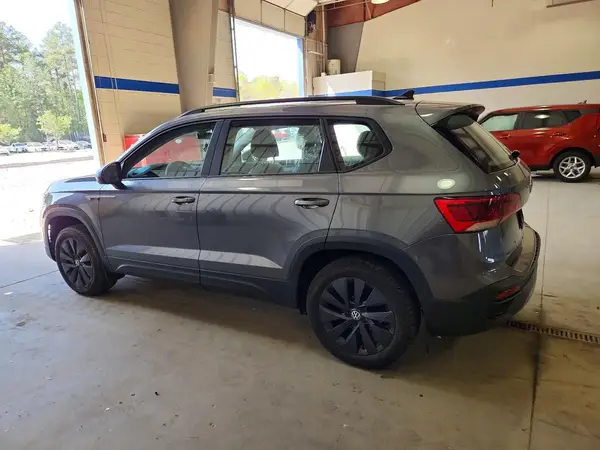 3VVCX7B22PM380774 2023 VOLKSWAGEN TAOS - Image 2