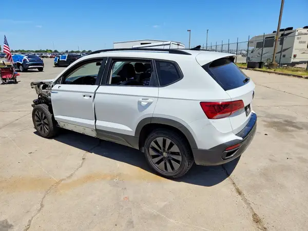 3VVCX7B23NM051675 2022 VOLKSWAGEN TAOS - Image 2