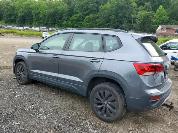 3VVCX7B24NM015428 2022 VOLKSWAGEN TAOS - Image 2