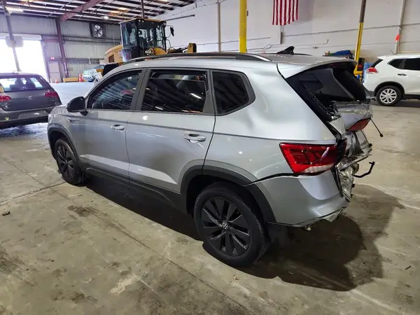 3VVCX7B24NM016997 2022 VOLKSWAGEN TAOS - Image 2