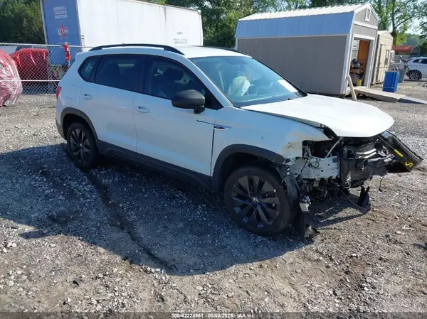 3VVCX7B24NM035906 2022 VOLKSWAGEN TAOS - Image 1