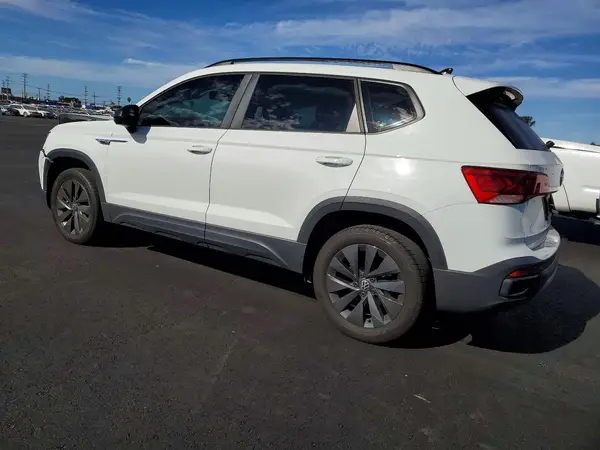 3VVCX7B24NM066914 2022 VOLKSWAGEN TAOS - Image 2