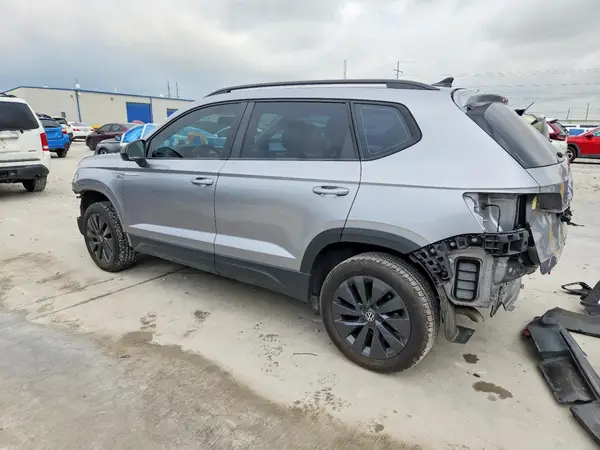 3VVCX7B25NM017463 2022 VOLKSWAGEN TAOS - Image 2