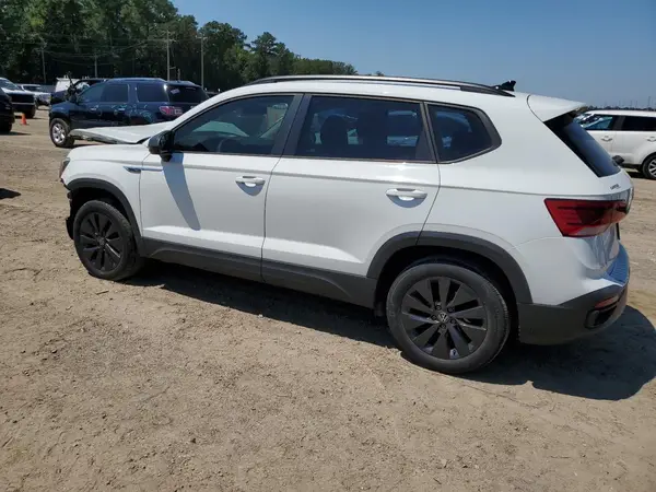 3VVCX7B26NM030853 2022 VOLKSWAGEN TAOS - Image 2