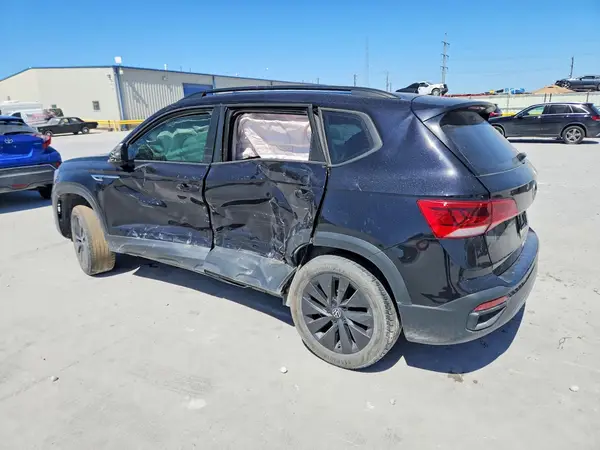 3VVCX7B26PM355425 2023 VOLKSWAGEN TAOS - Image 2