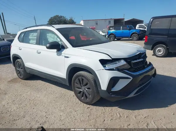 3VVCX7B28NM007378 2022 VOLKSWAGEN TAOS - Image 1