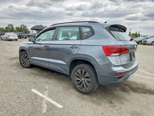 3VVCX7B28NM052031 2022 VOLKSWAGEN TAOS - Image 2