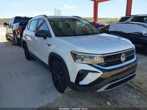 3VVCX7B28NM097129 2022 VOLKSWAGEN TAOS - Image 1