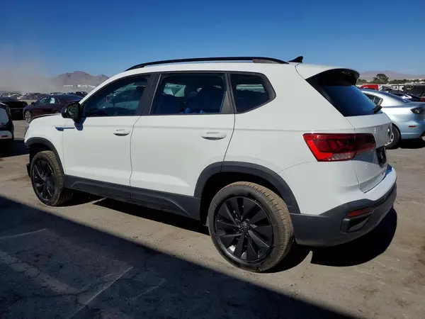 3VVCX7B29NM009057 2022 VOLKSWAGEN TAOS - Image 2