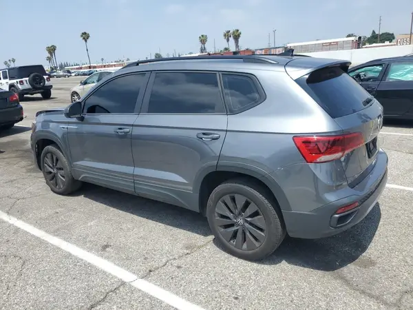 3VVCX7B2XNM025851 2022 VOLKSWAGEN TAOS - Image 2