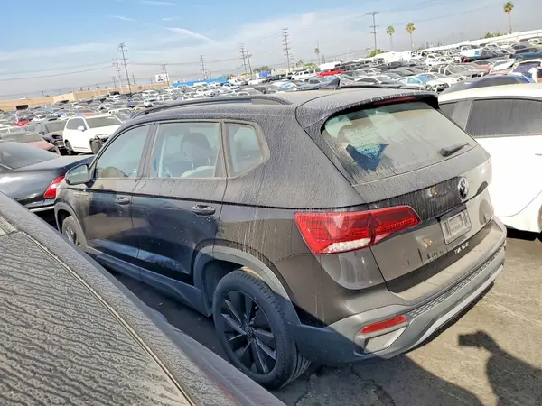 3VVCX7B2XNM086312 2022 VOLKSWAGEN TAOS - Image 2