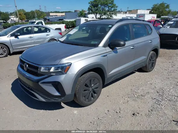 3VVCX7B2XPM365987 2023 VOLKSWAGEN TAOS - Image 2