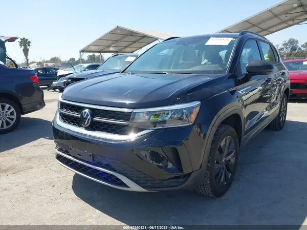 3VVCX7B2XPM368761 2023 VOLKSWAGEN TAOS - Image 2