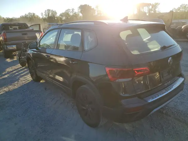 3VVDX7B20NM048222 2022 VOLKSWAGEN TAOS - Image 2