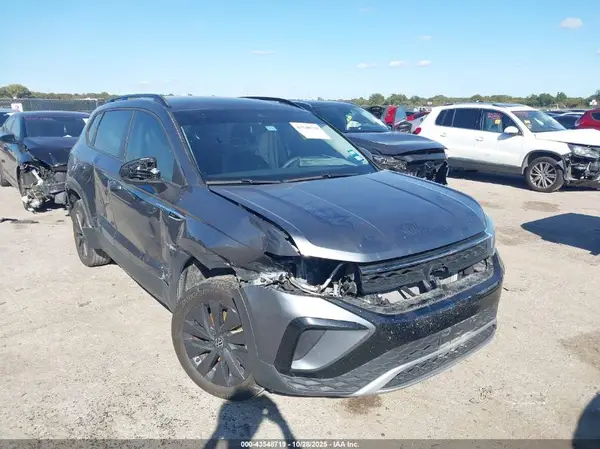 3VVDX7B20NM048513 2022 VOLKSWAGEN TAOS - Image 1