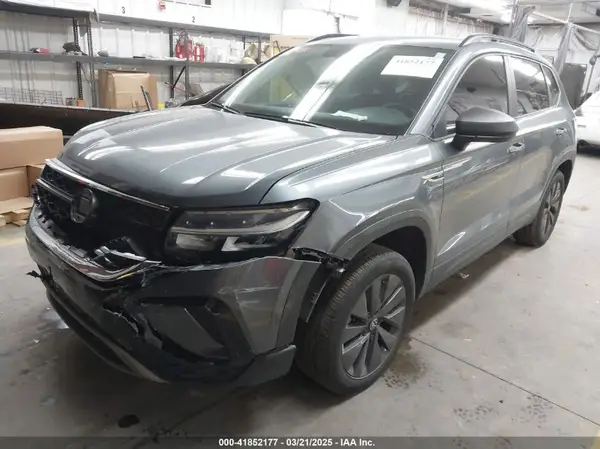 3VVDX7B20PM328807 2023 VOLKSWAGEN TAOS - Image 2