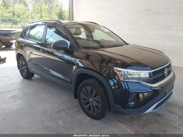 3VVDX7B20PM382463 2023 VOLKSWAGEN TAOS - Image 1