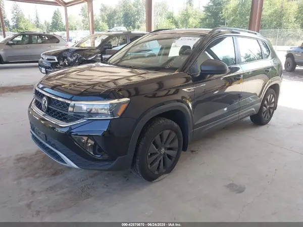 3VVDX7B20PM382463 2023 VOLKSWAGEN TAOS - Image 2