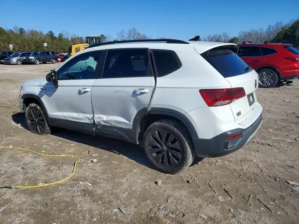 3VVDX7B21NM003984 2022 VOLKSWAGEN TAOS - Image 2