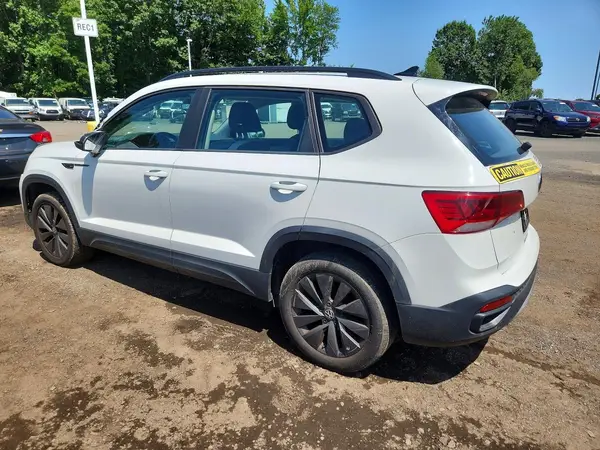 3VVDX7B21PM319405 2023 VOLKSWAGEN TAOS - Image 2