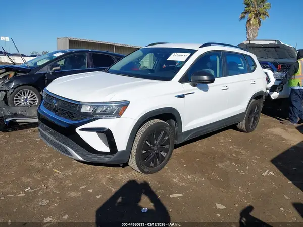 3VVDX7B21PM352579 2023 VOLKSWAGEN TAOS - Image 2