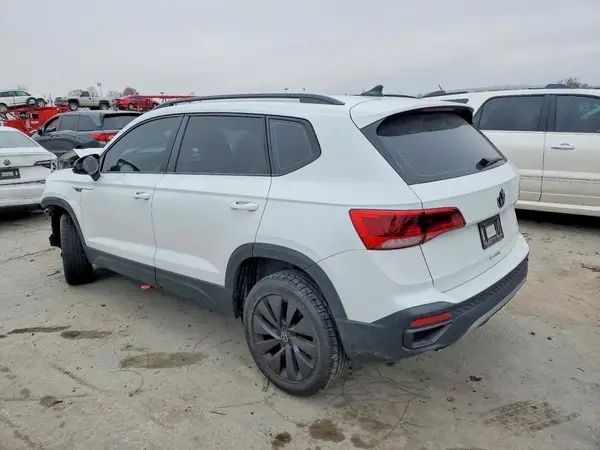 3VVDX7B22PM326430 2023 VOLKSWAGEN TAOS - Image 2