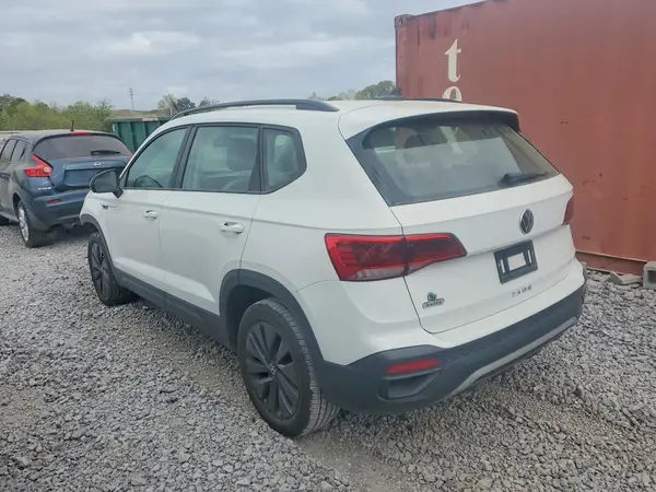 3VVDX7B23NM033746 2022 VOLKSWAGEN TAOS - Image 2