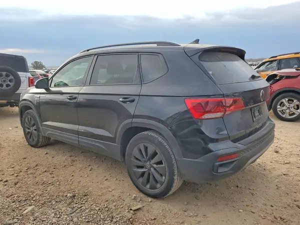 3VVDX7B23NM056041 2022 VOLKSWAGEN TAOS - Image 2