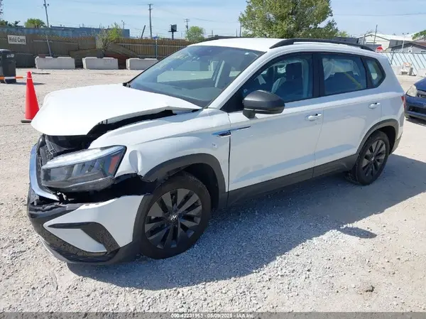 3VVDX7B23PM382179 2023 VOLKSWAGEN TAOS - Image 2