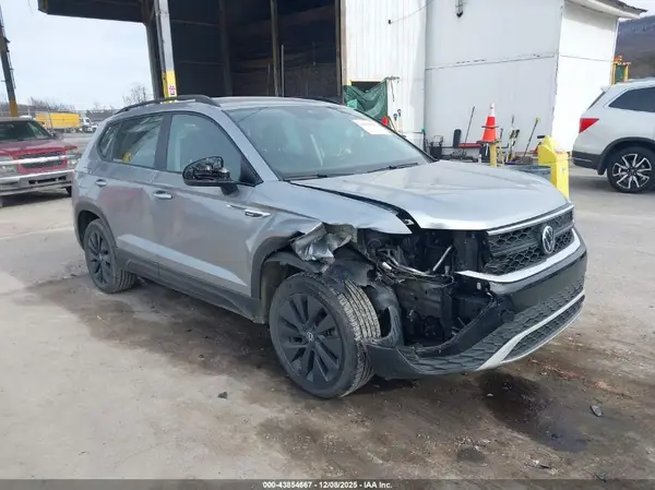 3VVDX7B24NM006135 2022 VOLKSWAGEN TAOS - Image 1