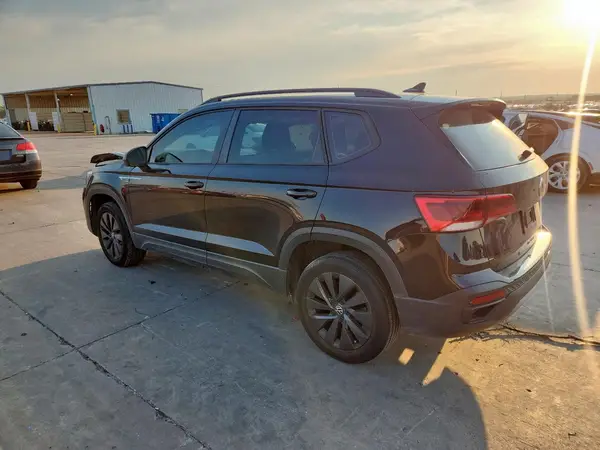 3VVDX7B24NM048725 2022 VOLKSWAGEN TAOS - Image 2