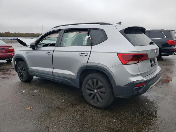 3VVDX7B25NM013644 2022 VOLKSWAGEN TAOS - Image 2