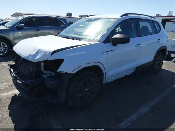 3VVDX7B25PM323621 2023 VOLKSWAGEN TAOS - Image 2