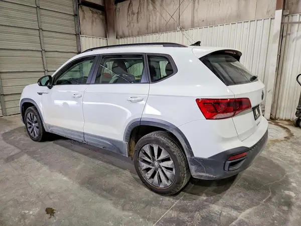 3VVDX7B26NM002555 2022 VOLKSWAGEN TAOS - Image 2