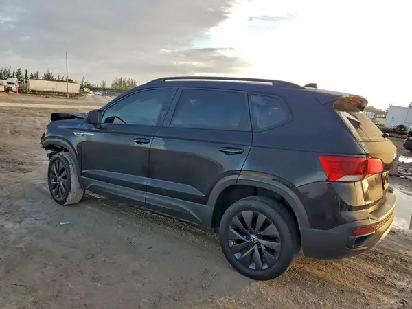 3VVDX7B26NM011563 2022 VOLKSWAGEN TAOS - Image 2