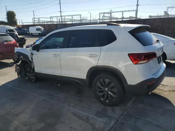 3VVDX7B26NM012552 2022 VOLKSWAGEN TAOS - Image 2