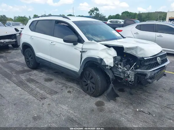 3VVDX7B26NM044093 2022 VOLKSWAGEN TAOS - Image 1