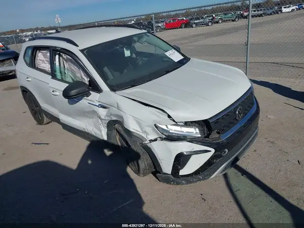 3VVDX7B26PM350262 2023 VOLKSWAGEN TAOS - Image 1