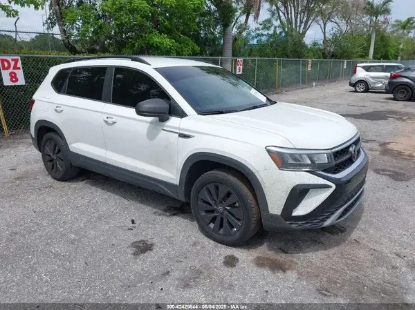 3VVDX7B27NM003326 2022 VOLKSWAGEN TAOS - Image 1