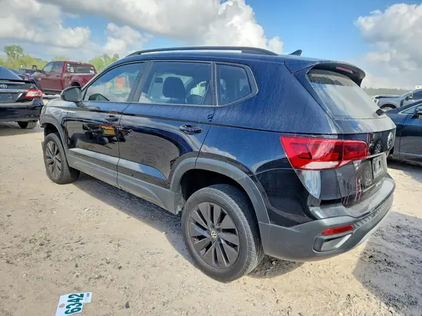 3VVDX7B27NM011622 2022 VOLKSWAGEN TAOS - Image 2