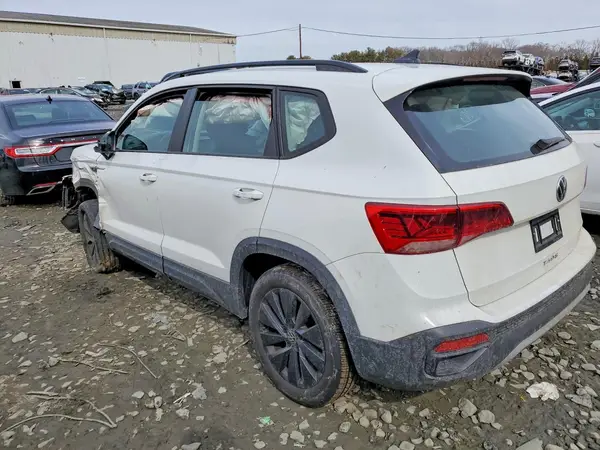 3VVDX7B28NM001486 2022 VOLKSWAGEN TAOS - Image 2