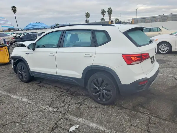 3VVDX7B28NM057170 2022 VOLKSWAGEN TAOS - Image 2