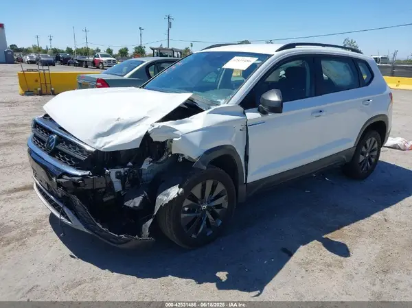 3VVDX7B29PM341734 2023 VOLKSWAGEN TAOS - Image 2