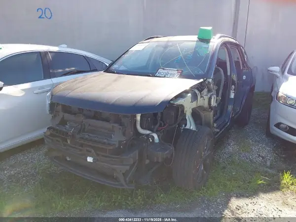 3VVDX7B29PM350448 2023 VOLKSWAGEN TAOS - Image 2