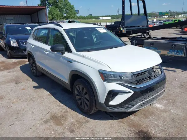 3VVDX7B2XNM014868 2022 VOLKSWAGEN TAOS - Image 1