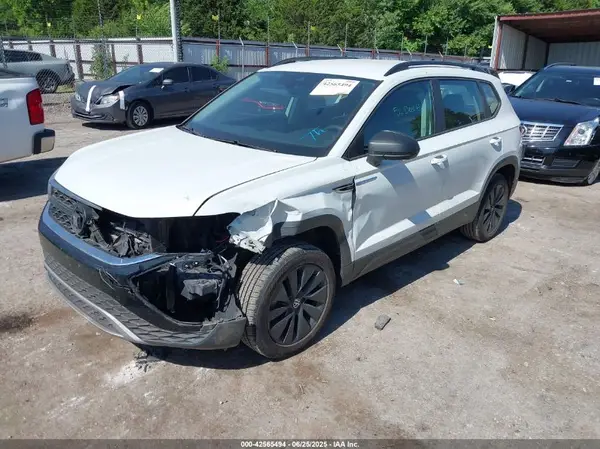 3VVDX7B2XNM014868 2022 VOLKSWAGEN TAOS - Image 2