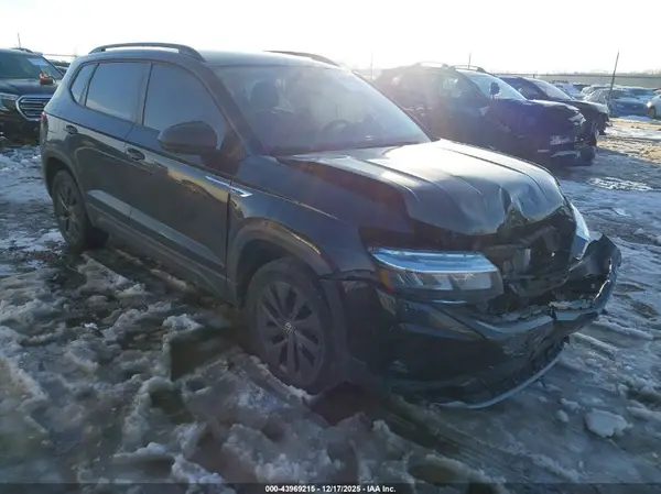 3VVDX7B2XNM067358 2022 VOLKSWAGEN TAOS - Image 1